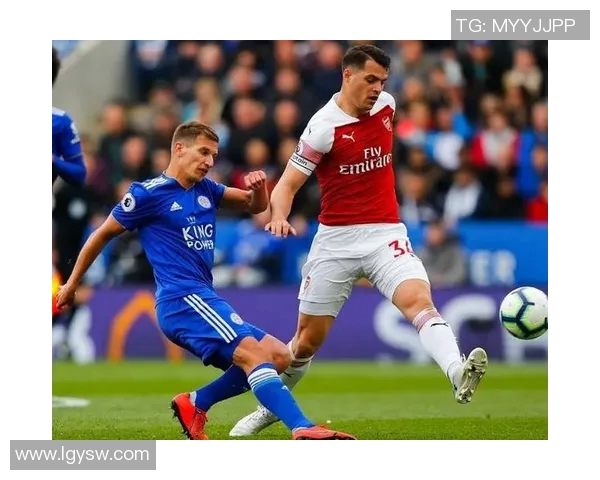 克卢日与索陆的激烈对决揭示了足球战术与团队合作的重要性